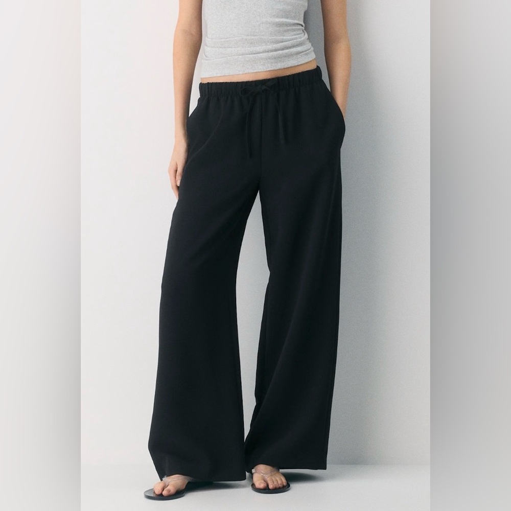 BNWT Aritzia Wilfred Lodge Pant Crepette - 2XS Short - Black